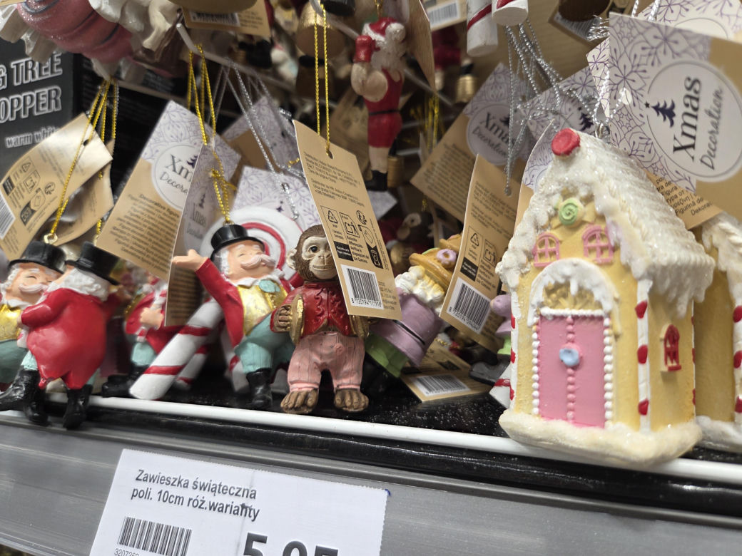 Lato się kończy, a w sklepach już święta Bożego Narodzenia. Klienci w szoku. "To przesada!"