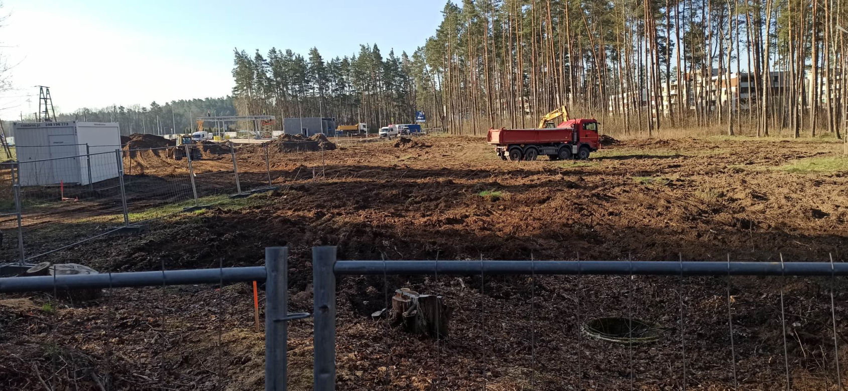 Pod Olsztynem otworzy się sklep Aldi. Właśnie ruszyła budowa dyskontu [ZDJĘCIA]