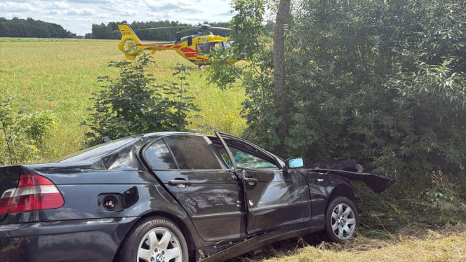 Tragiczny finał wyprzedzania. Nie żyje 19-letni kierowca BMW
