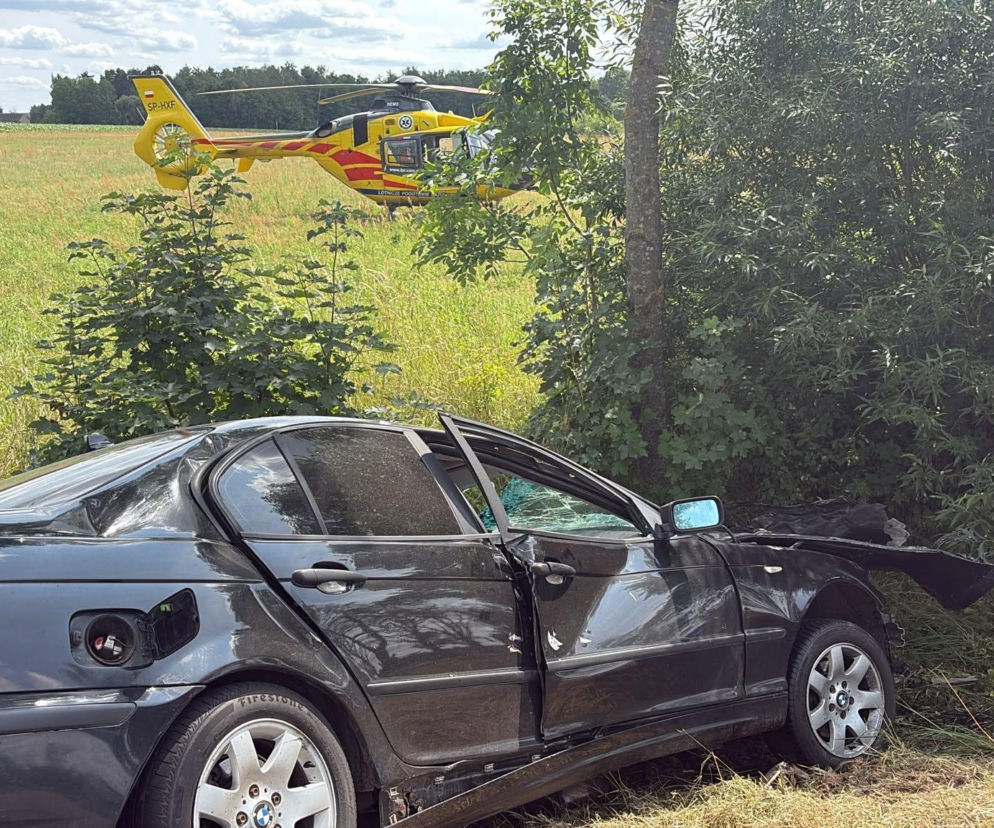 19-letni kierowca BMW zginął na miejscu. Wyprzedzanie zakończyło się tragedią