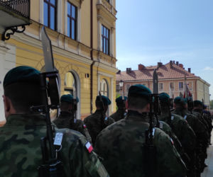 Wręczenie nominacji generalskiej płk. Zdzisławowi Baszakowi w Tarnowie