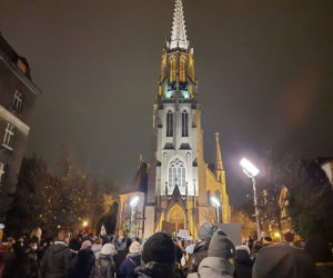 Na ulicach Katowic pojawiły się tłumy. Protestujący szli pod hasłem: Ani jednej więcej [ZDJĘCIA]