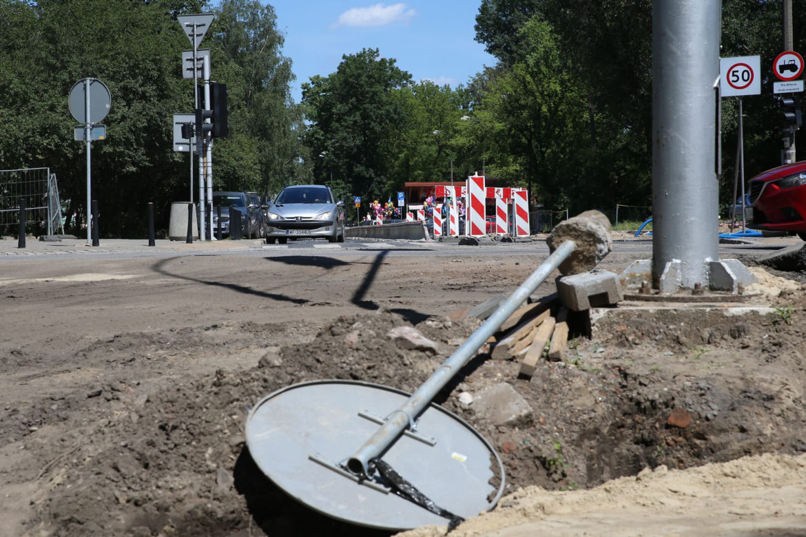 Budowa zapory przeciwpowodziowej blokuje miasto