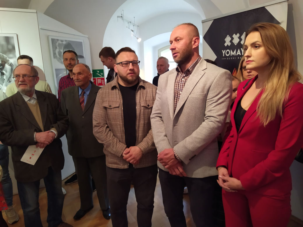 Zdjęcia z otwarcia wystawy o historii piłki nożnej w siedleckim Muzeum Regionalnym