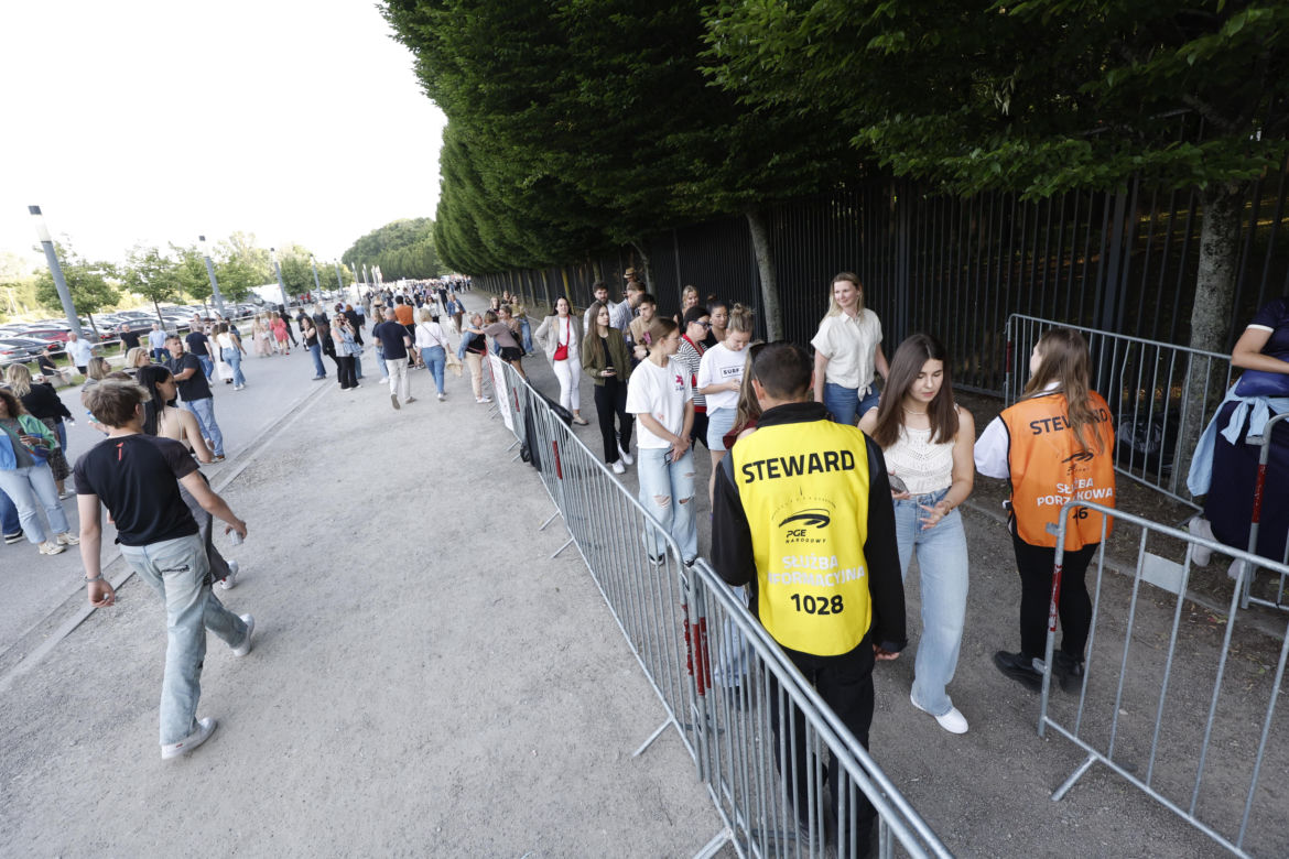 Koncert Justina Timberlake'a w Warszawie - fani pod PGE Narodowym