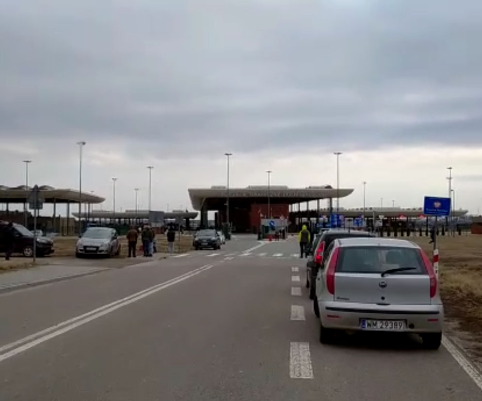 Dołhobyczów: Na granicy czekają na rodziny i znajomych z Ukrainy [WIDEO]