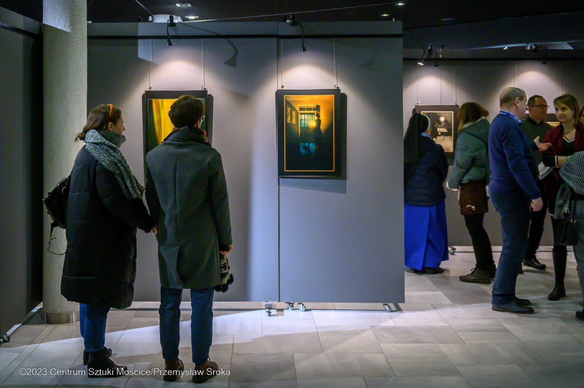 „Światło melancholii”. Wystawa fotografii Laury Makabresku w Centrum Sztuki Mościce