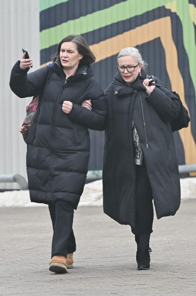 Krystyna Janda kurzy w aucie