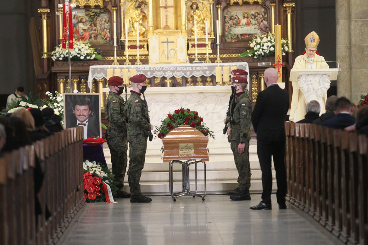 Pogrzeb Krzysztofa Krawczyka. Nabożeństwo żałobne w łódzkiej archikatedrze