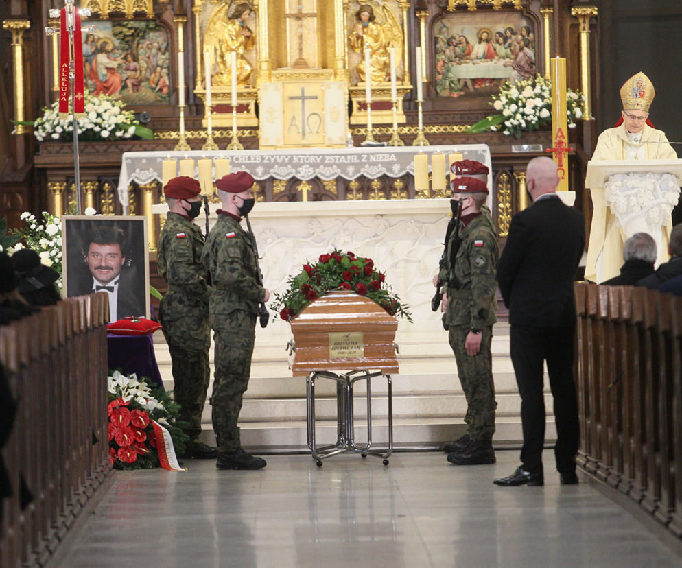 Pogrzeb Krzysztofa Krawczyka. Nabożeństwo żałobne w łódzkiej archikatedrze