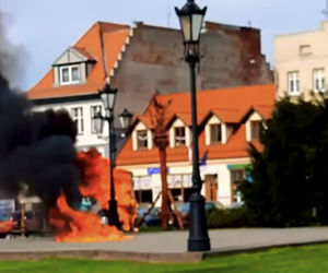 Młody mężczyzna płonął jak pochodnia na środku rynku. Horror w Strzelnie!
