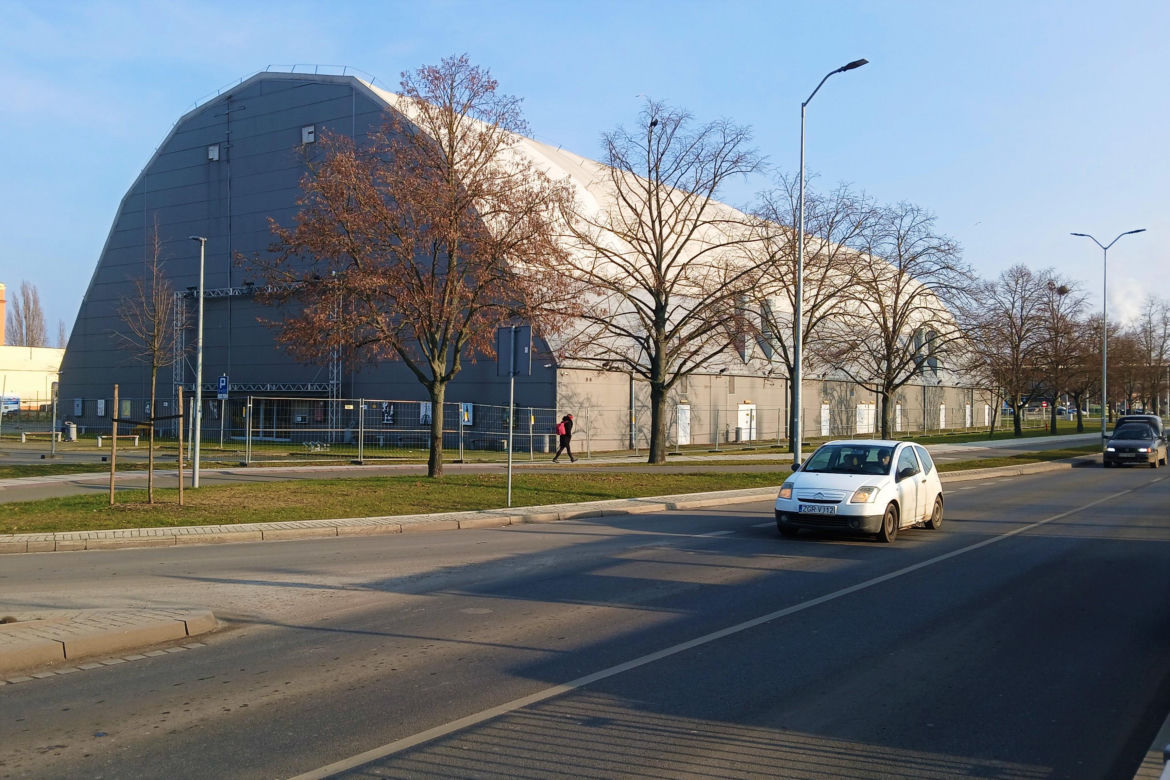 Namiot przy ul. Energetyków wciąż nie został rozebrany