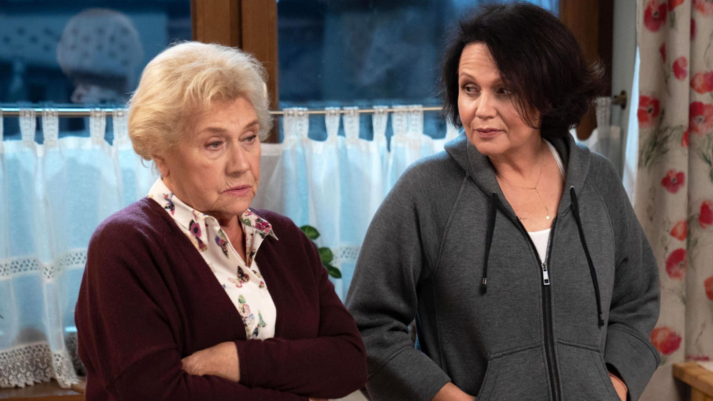 M jak miłość. Barbara (Teresa Lipowska), Marysia (Małgorzata Pieńkowska)