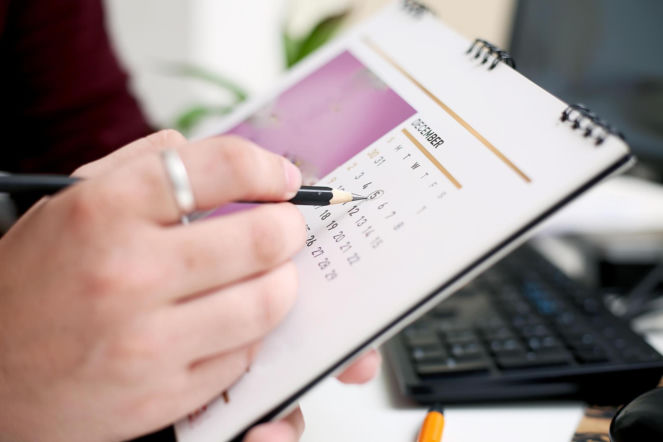 Będzie nowy długi weekend w tym roku! Klamka już zapadła, a ojcowie mogą grzać grila. Nowe wolne na 2026 zadowoli bardziej rodziców niż uczniów 