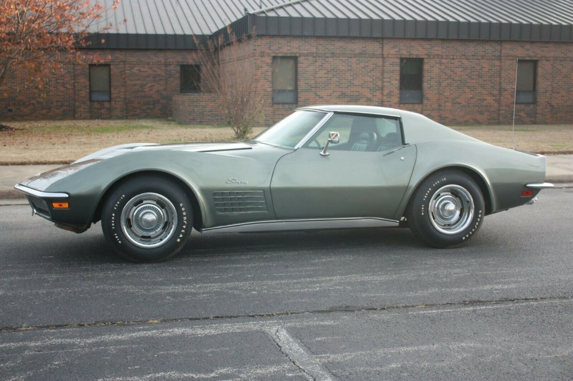 Corvette C3 Stingray z przebiegiem 2155 km