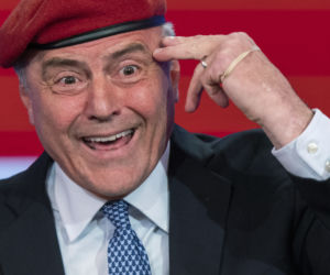Curtis Sliwa wpadł pod taksówkę
