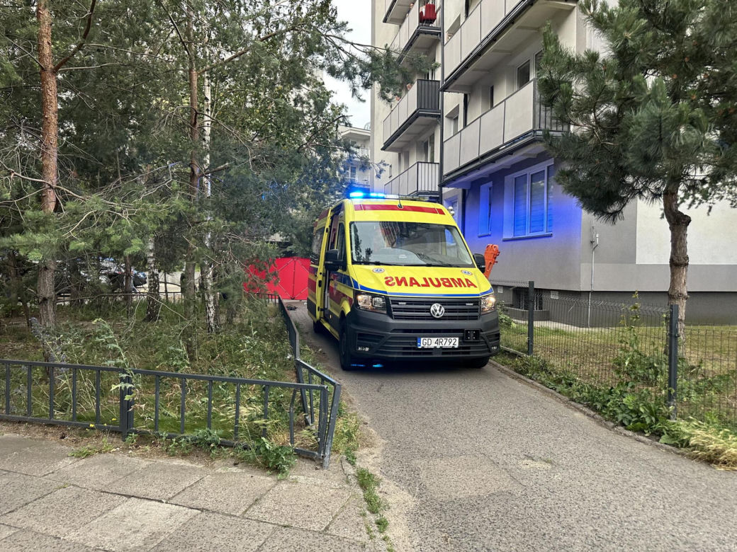 Tragedia na Pradze-Północ. Mężczyzna zginął po upadku z 6. piętra