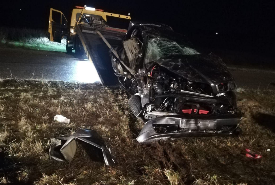 Koszmarny wypadek na A2 pod Łodzią! 18-latka i 20-latek z BMW nie żyją [ZDJĘCIA].