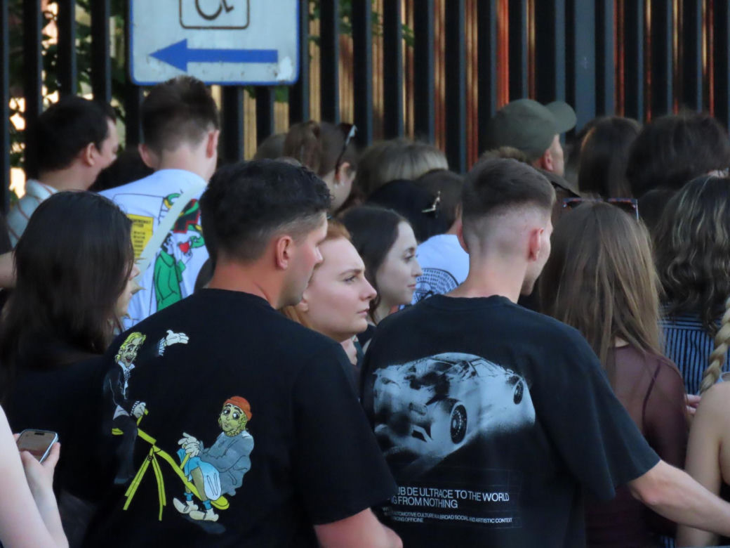 Tłumy fanów przed PGE Narodowym. Fani Taco Hemingwaya czekają na wielkie show