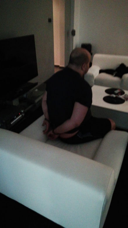 Łódź: Kilogramy narkotyków, broń i lewe papierosy. 28-latek na Polesiu miał jeszcze więcej na sumieniu 
