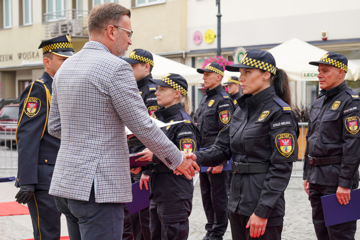 Białystok. Dzień Straży Miejskiej. Awanse funkcjonariuszy [30.08.22]