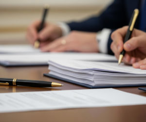 Sprawa schronisk w Pałacu. Kto zaskoczył swoją obecnością u boku prezydenta Nawrockiego?