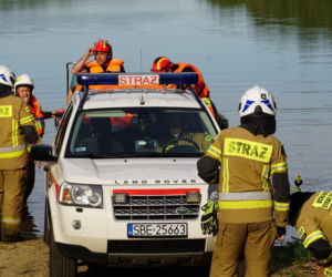 Wypadek helikoptera. Spadł do jeziora w Rogoźniku