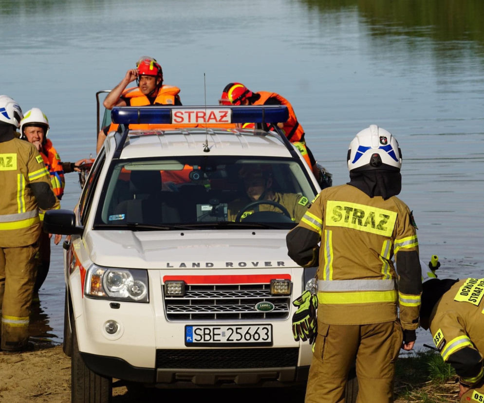 Wypadek helikoptera. Spadł do jeziora w Rogoźniku