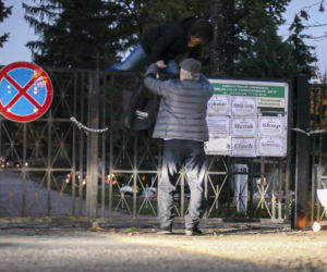 Ludzie włamują się na cmentarze 