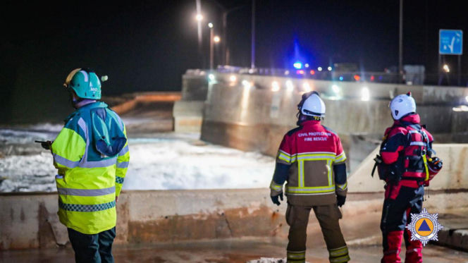 13-letnia Oliwia porwana przez falę. Rodzinny spacer zakończył się tragedią