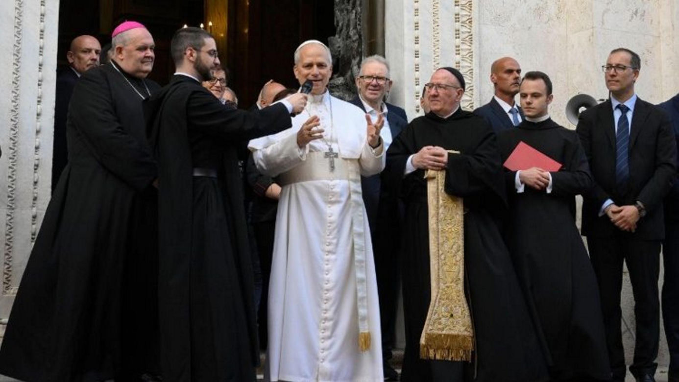 Papież Leon XIV odwiedził grob Franciszka! Wzruszająca modlitwa