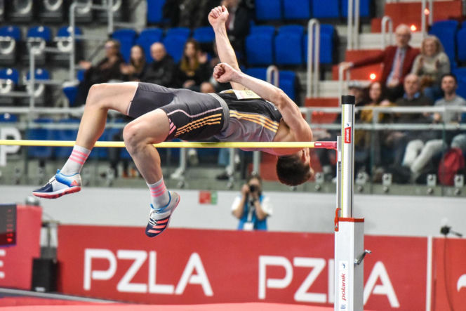 Halowe mistrzostwa Polski w Kujawsko-Pomorskiej Arenie Toruń. Zdjęcia kibiców i zawodników