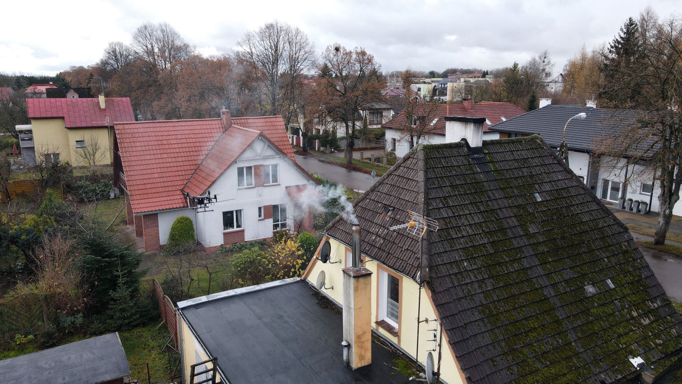 Antysmogowy dron w akcji. Posypały się żółte kartki dla "kopciuchów"