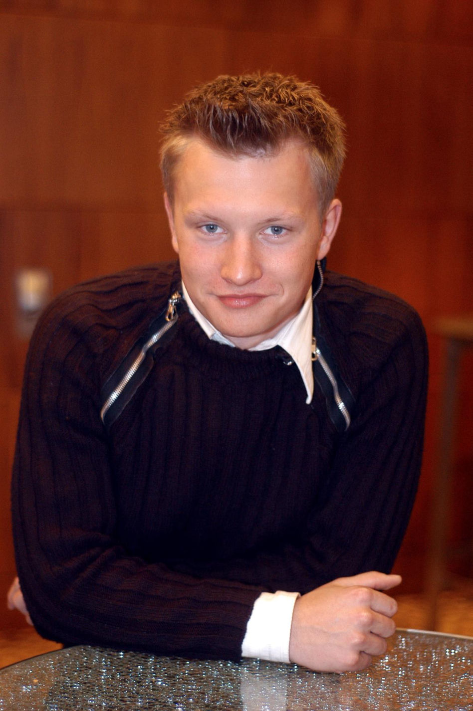 Od nastolatka z "Na Wspólnej" do eleganckiego mężczyzny. Tak zmieniał się Jakub Wesołowski