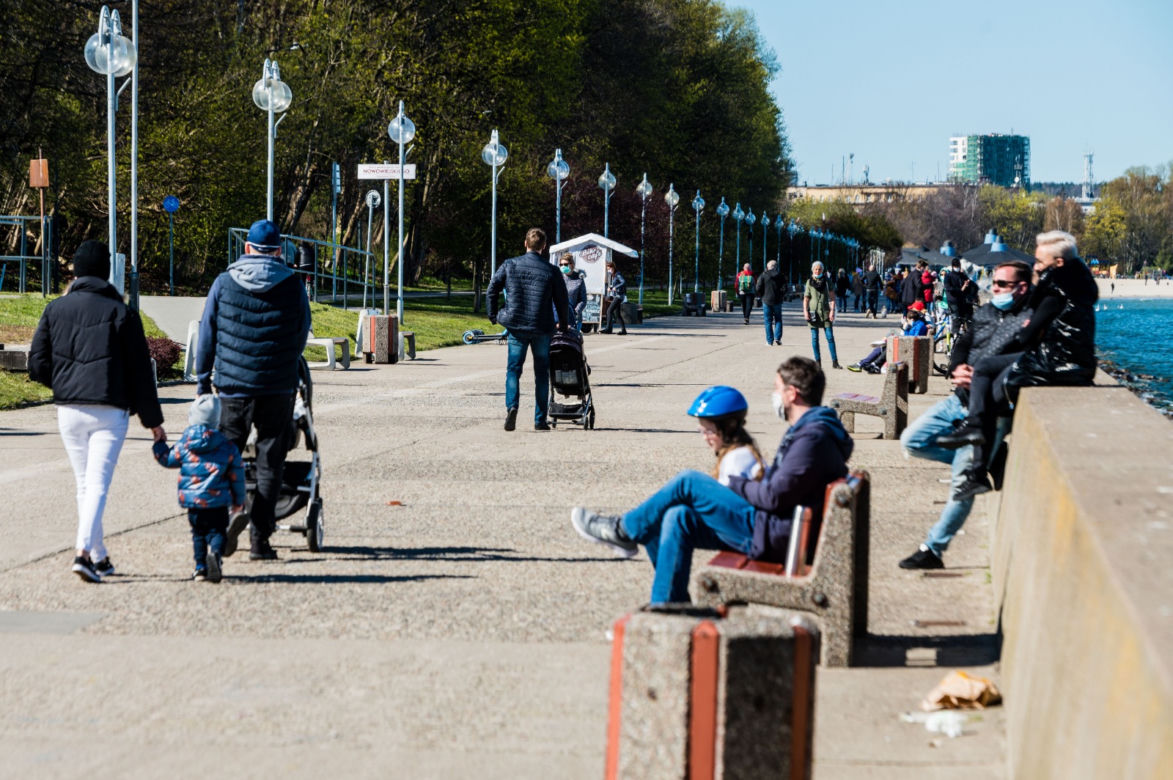 Gdynia: Tłumy na bulwarze. Powrócą zakazy?