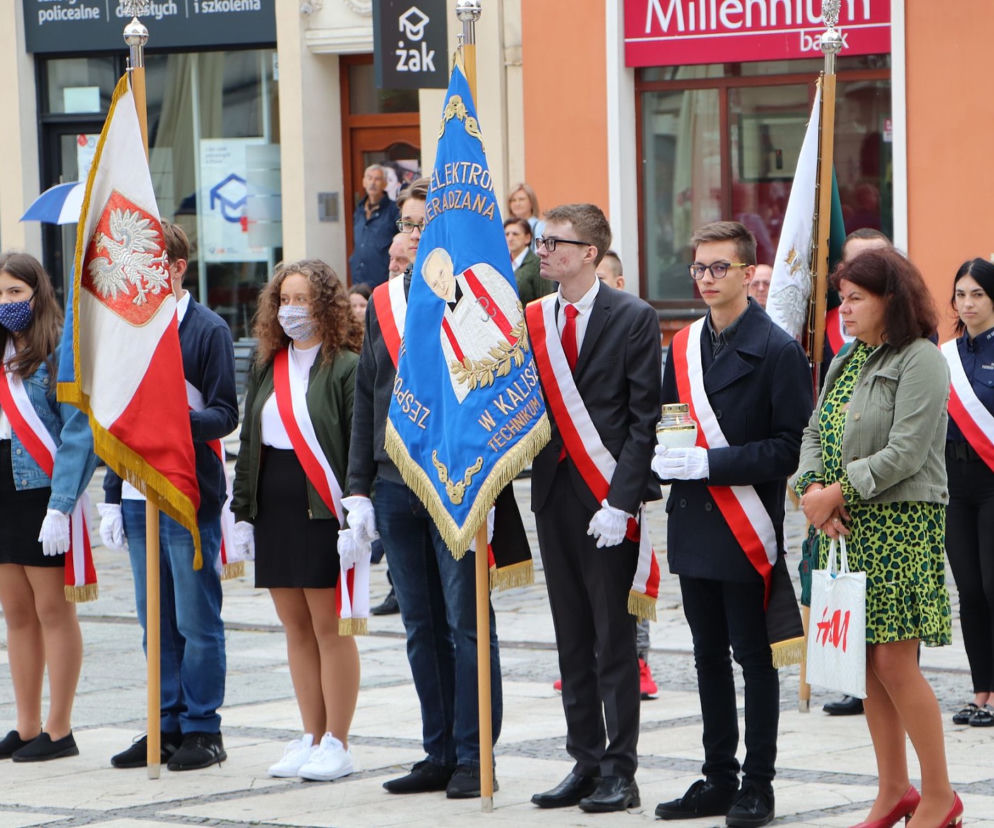 81. rocznica wybuchu II wojny światowej. Kaliszanie złożylI hołd bohaterom [ZDJĘCIA] 