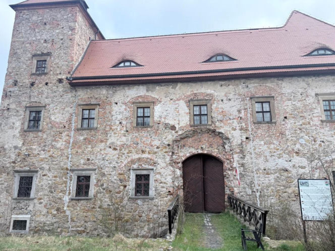 Dwór Czarne w Jeleniej Górze