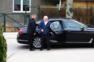 Wiosenny Lech Wałęsa na wielkanocnej mszy