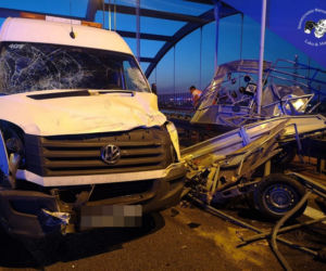 Wypadek na S8, TIR wjechał w drogowców