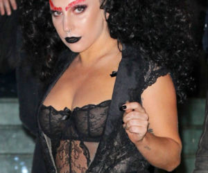 Lady Gaga w koronkach