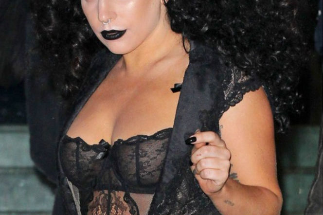 Lady Gaga w koronkach