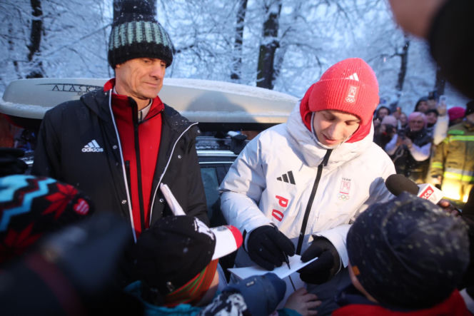 Kacper Tomasiak powitany po IO w rodzinnych stronach