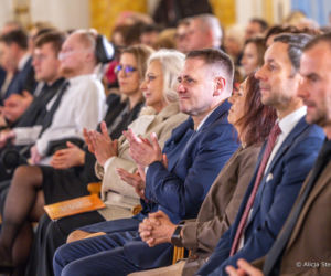 Marta Nawrocka na finale konkursu Człowiek bez barier