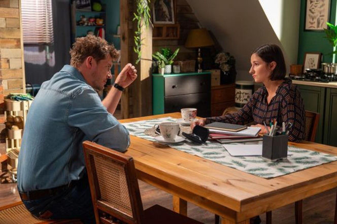 M jak miłość odc. 1895. Marcin (Mikołaj Roznerski), Agnes (Amanda Mincewicz)