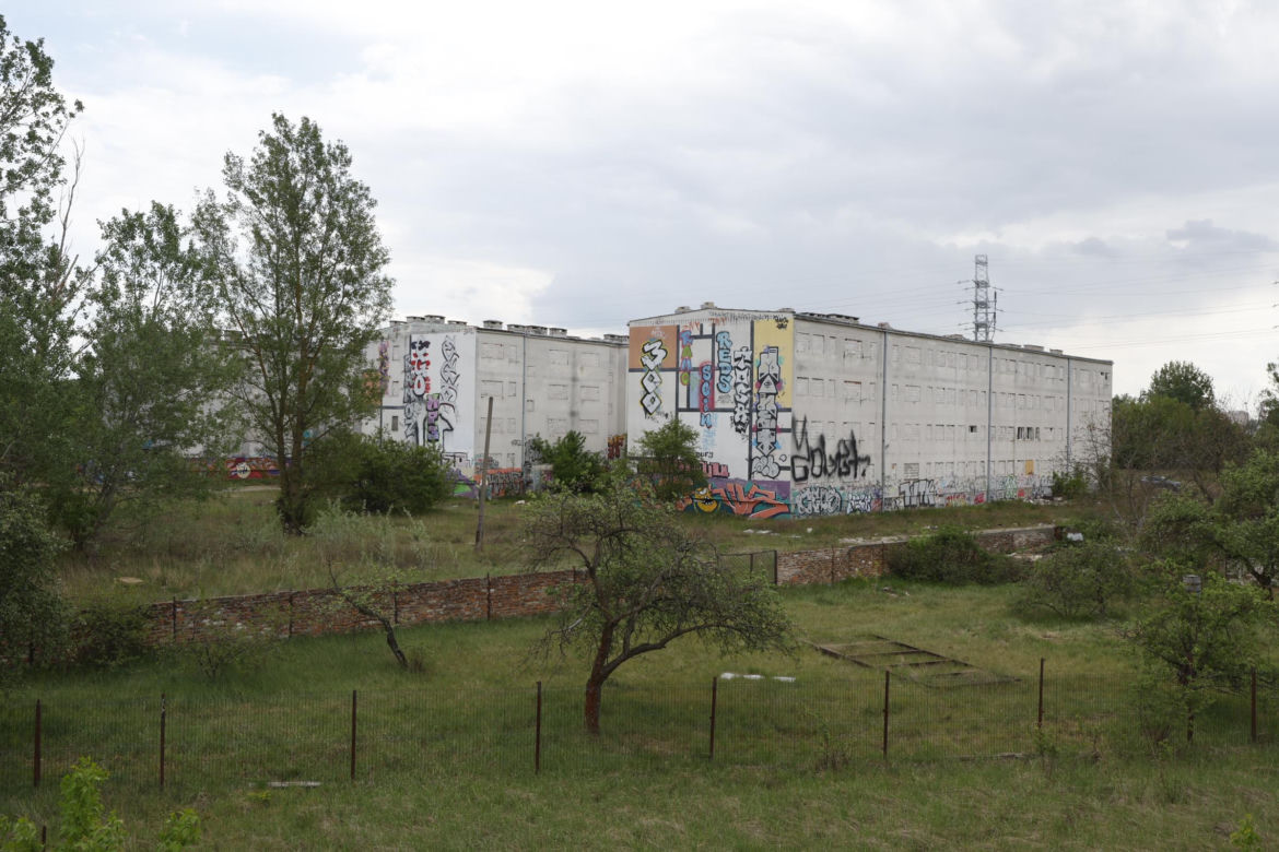 „Czarnobyl” Warszawy zniknie z mapy. „Smród, fetor i grzyb”. Tak wyglądało życie w „13 dzielnicy”