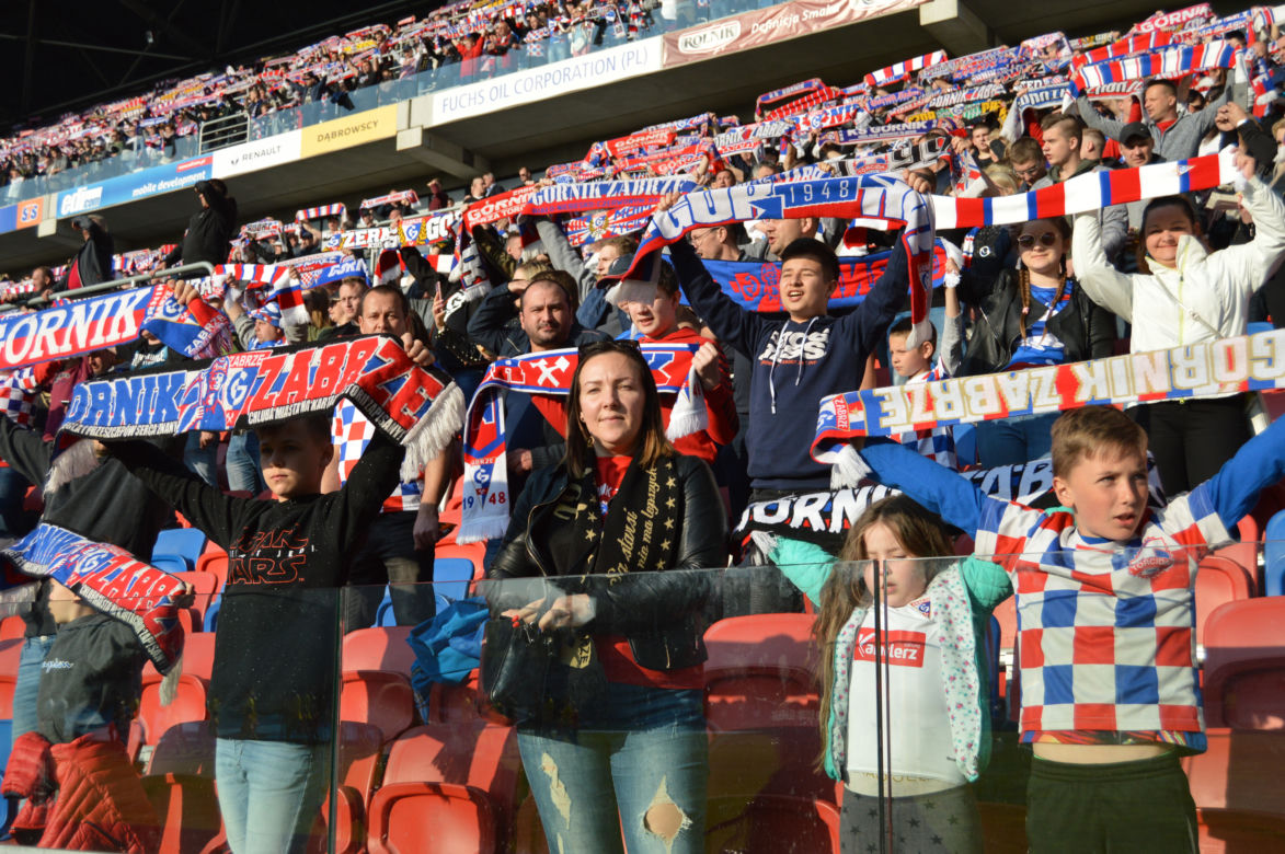 Górnik Zabrze - Arka Gdynia: Nieważny styl, ważne punkty [ZDJĘCIA KIBICÓW]