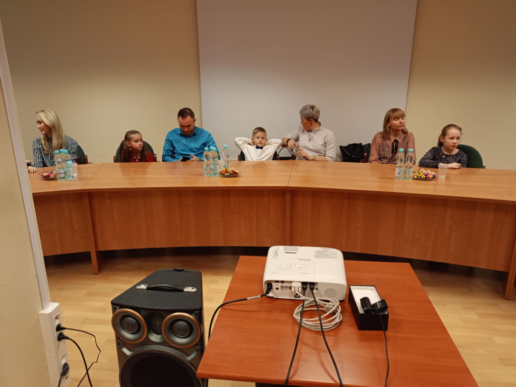 Podsumowanie konkursu na bożonarodzeniową kartkę świąteczną z recyklingu odbyło się w siedzibie Przedsiębiorstwa Energetycznego w Siedlcach