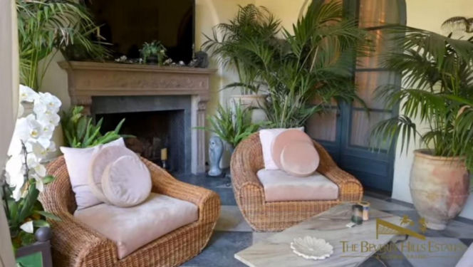 Słynna posiadłość Ozzy'ego Osbourne'a trafiła na sprzedaż! Gwiazdorski luksus za KOLOSALNĄ sumę!