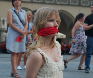 Ukraińcy protestowali na krakowskim Rynku. Chcą, by Ołeh Sencow i inni ukraińscy więźniowie polityczni zostali wypuszczeni z rosyjskich więzień