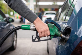 Hurtowe ceny paliw 27.09.2026. Czas na oddech dla kierowców w cieniu drogiej ropy?